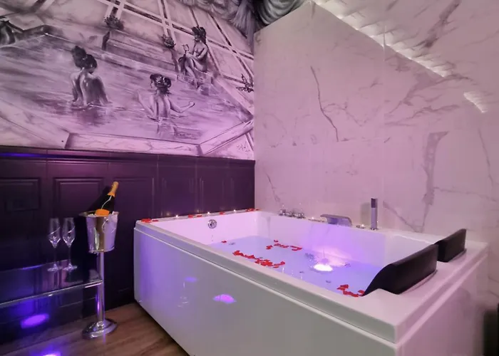 Mirror Colosseo Jacuzzi 4* Rome