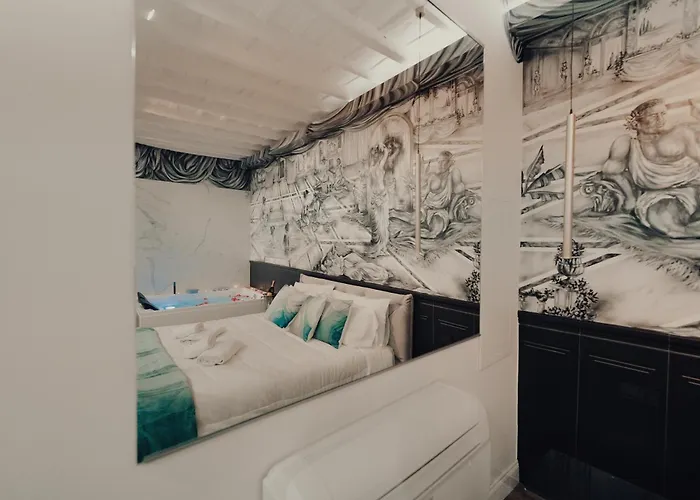 Mirror Colosseo Jacuzzi Bed & Breakfast